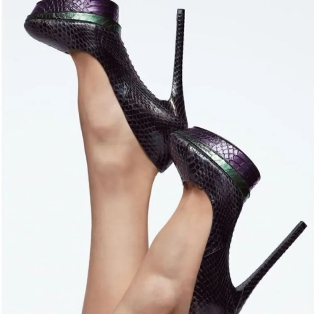 B Brian Atwood Iridescent Snakeskin Ferguson Platform Pumps Size 7.5